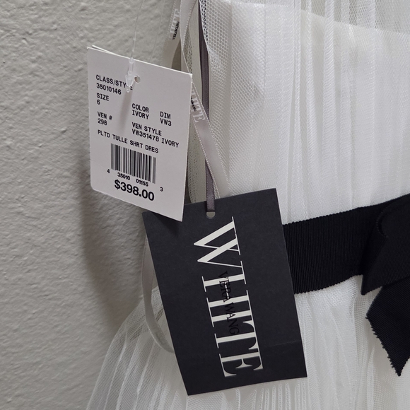 White by Vera Wang Elegant Sleeveless Short Wedding Dress - Picture 3 of 7